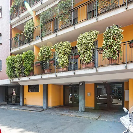 Cosy With Balcony & Private Garage Daire *
