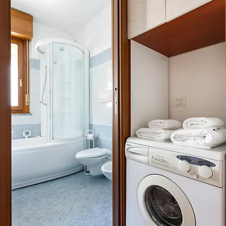 Cosy With Balcony & Private Garage Milano